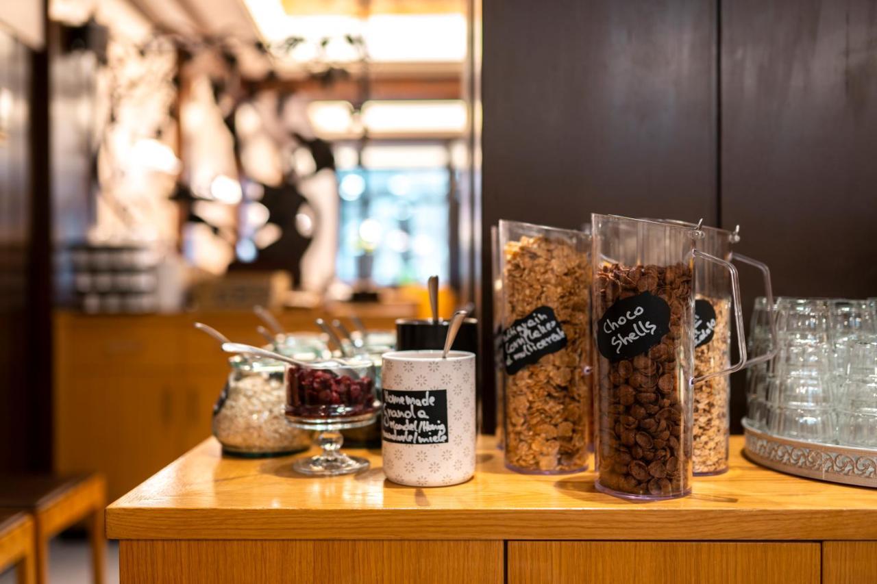 Feichter Hotel & Bistro Bolzano Luaran gambar