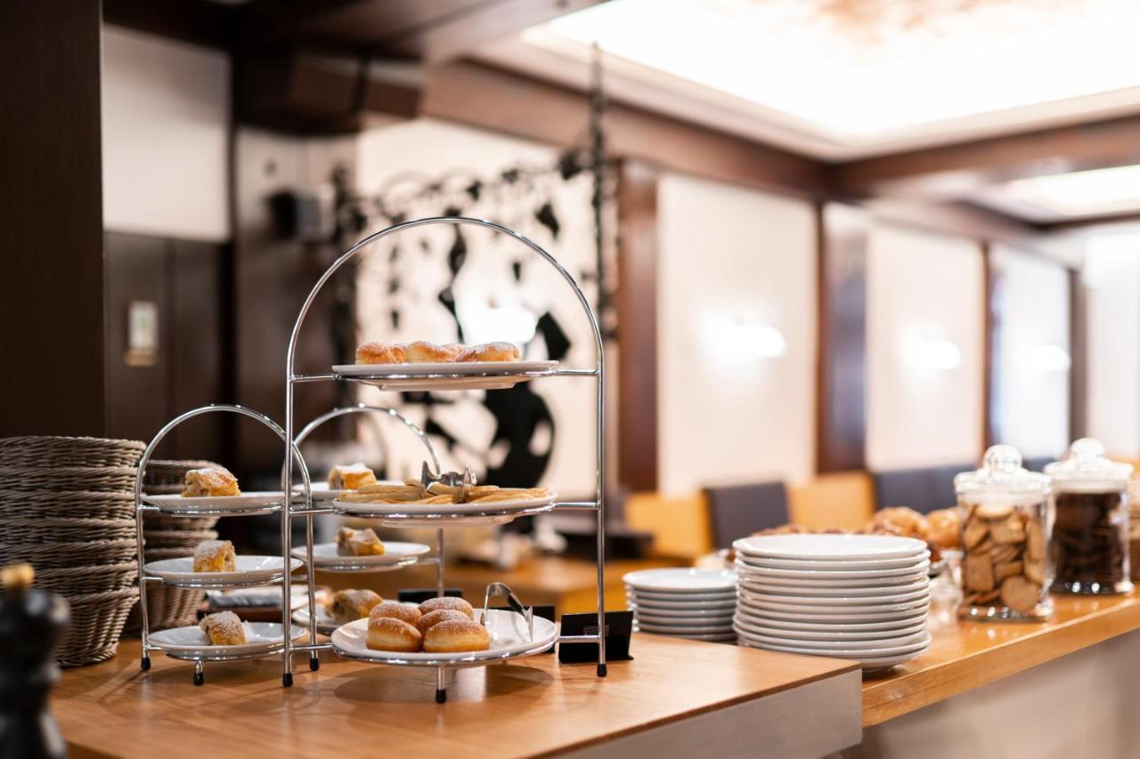 Feichter Hotel & Bistro Bolzano Luaran gambar