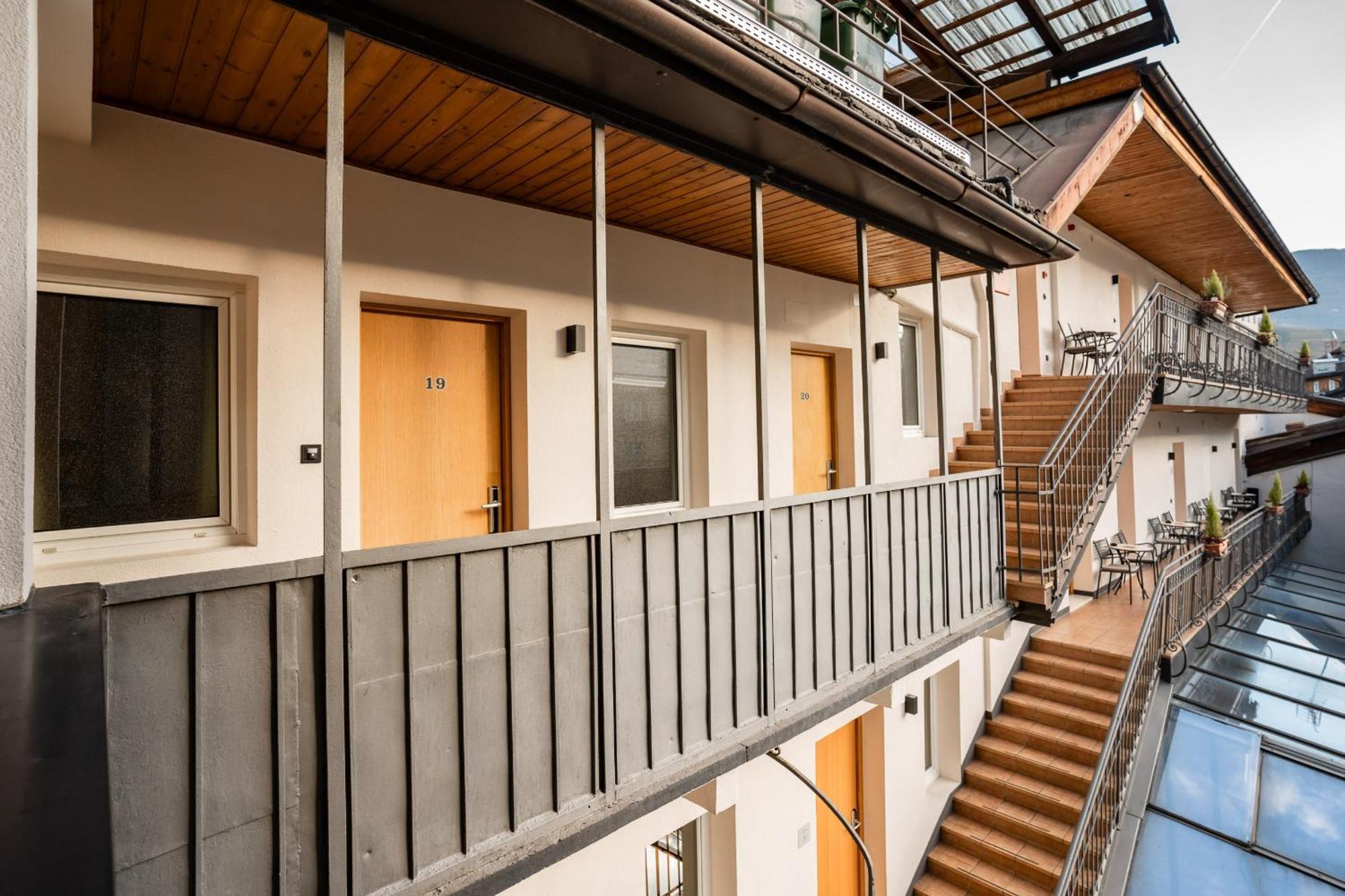Feichter Hotel & Bistro Bolzano Luaran gambar