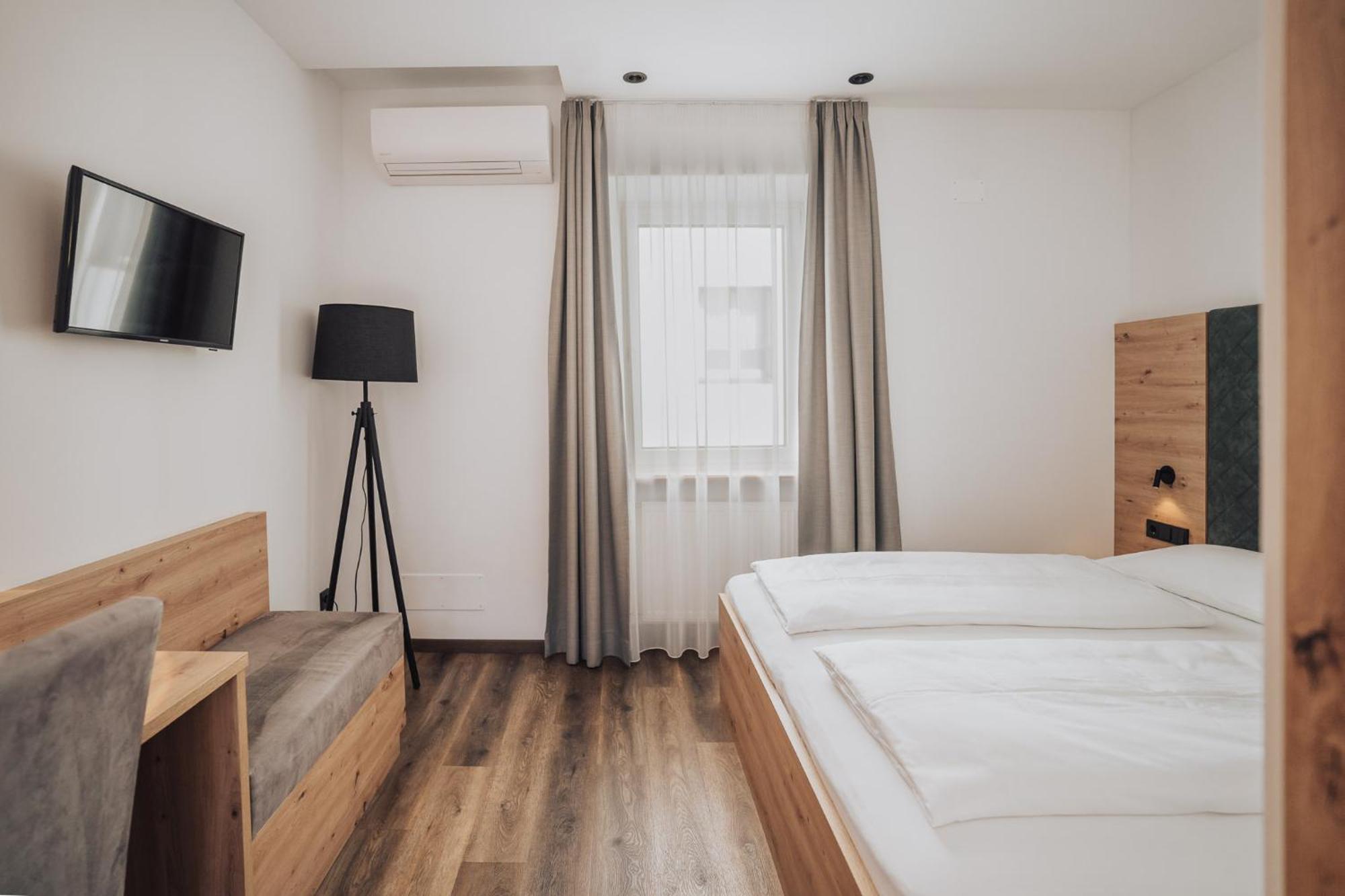 Feichter Hotel & Bistro Bolzano Luaran gambar