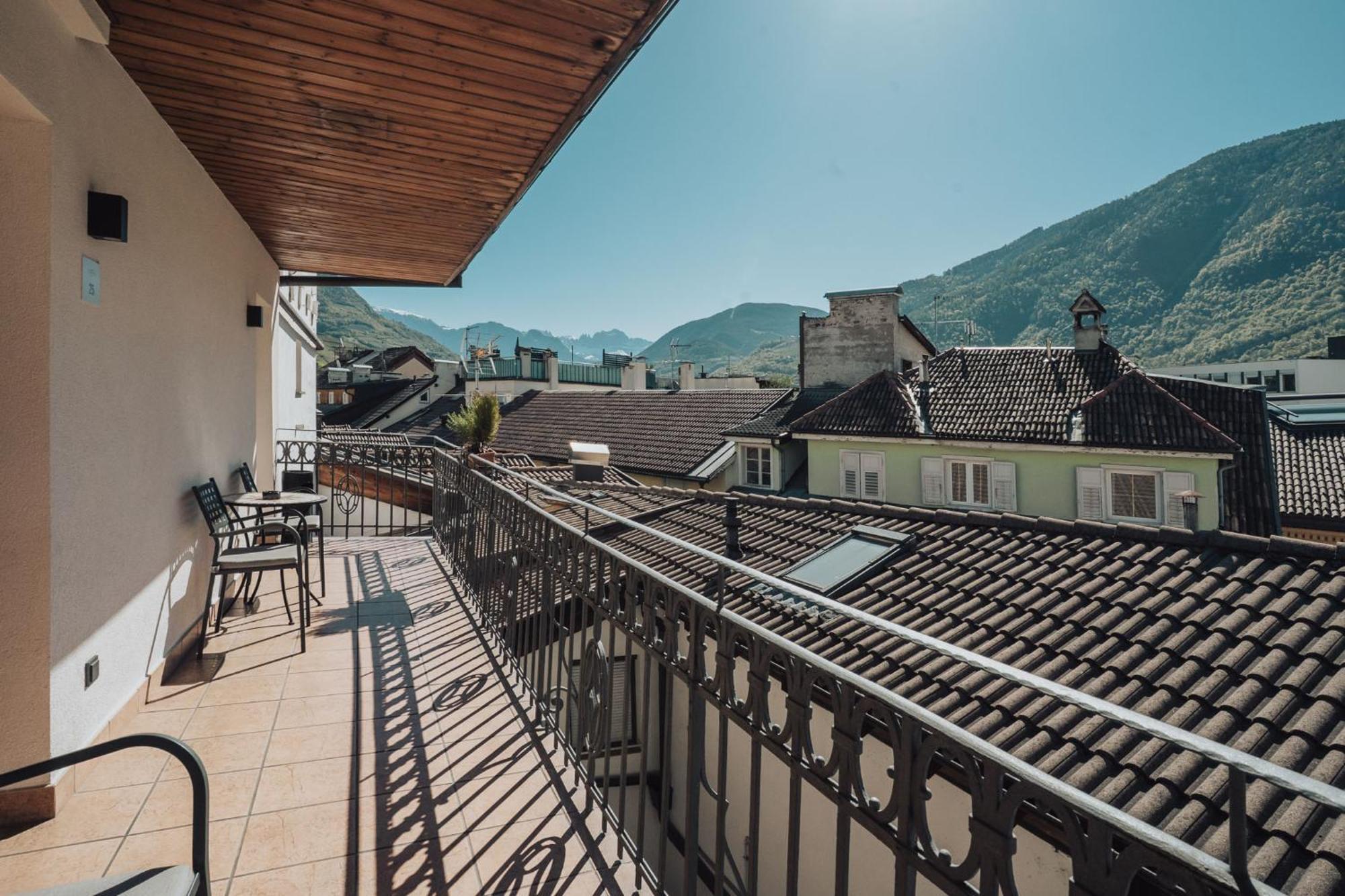 Feichter Hotel & Bistro Bolzano Luaran gambar