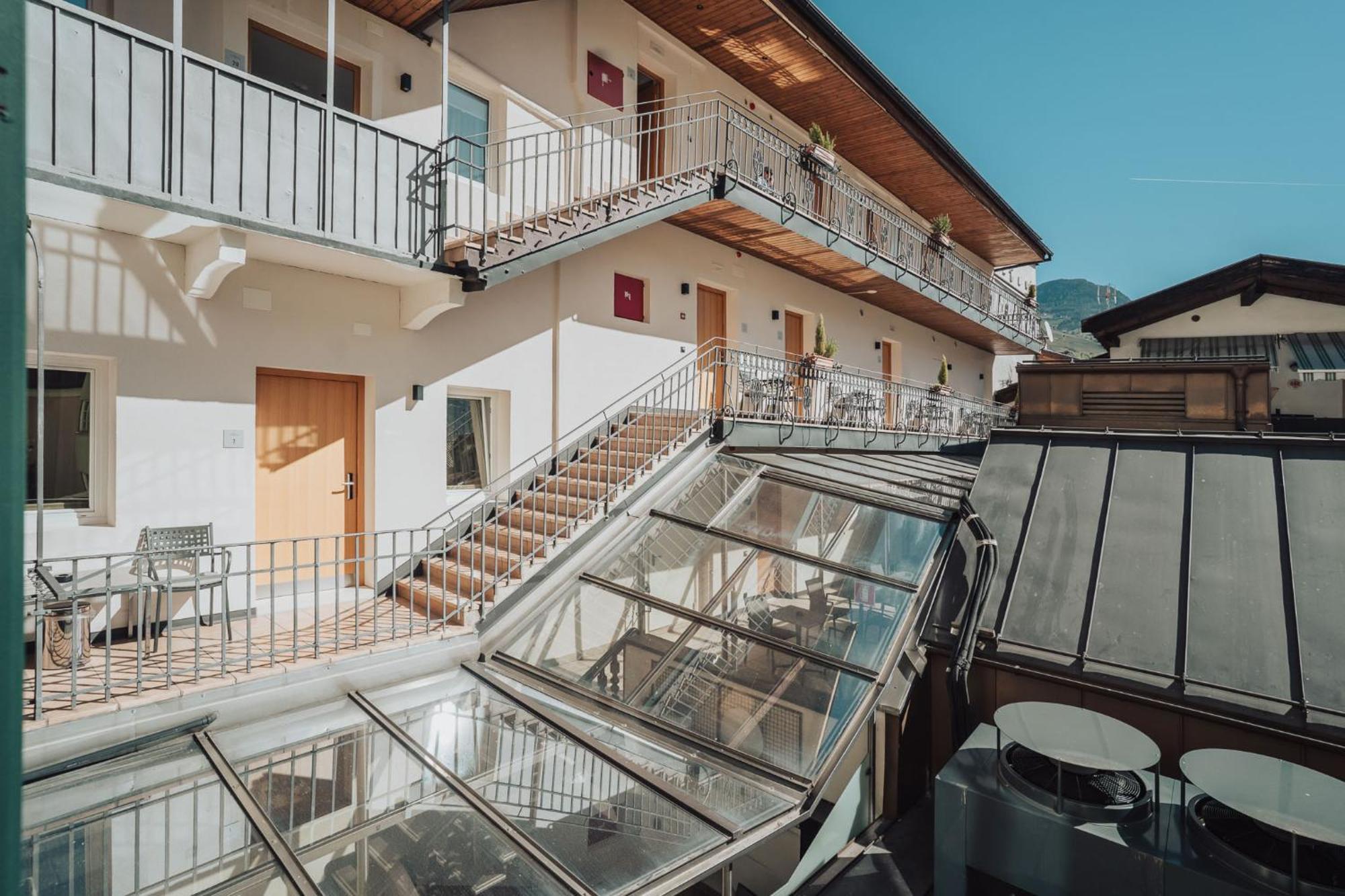 Feichter Hotel & Bistro Bolzano Luaran gambar